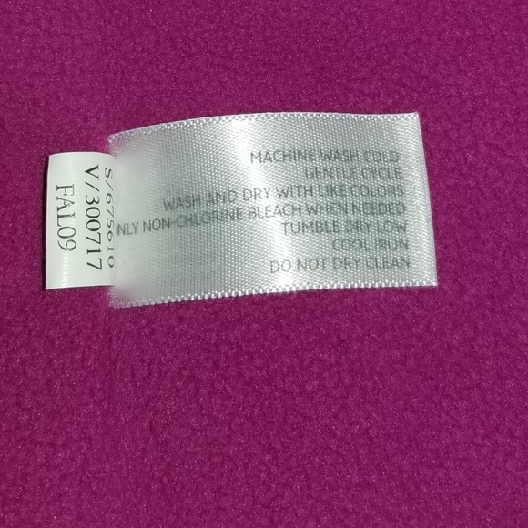 Womens  Old Navy Puffer Vest - Picture 6 of 8